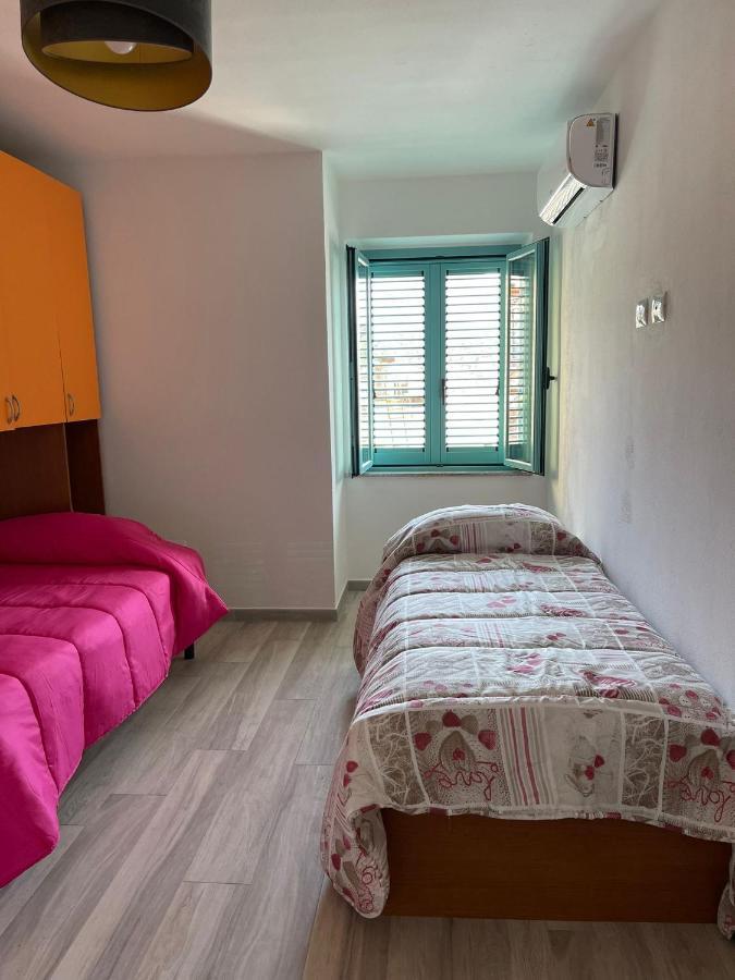 Апартаменты Casa Vacanze Sa Piazza Доргали Экстерьер фото